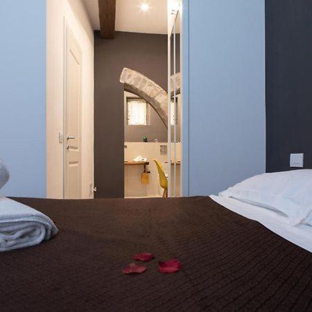 Vicolo Delle Belle Suite Террачина Экстерьер фото